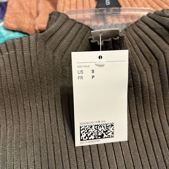 Ribbed  olive dress  - Picture 8 of 9